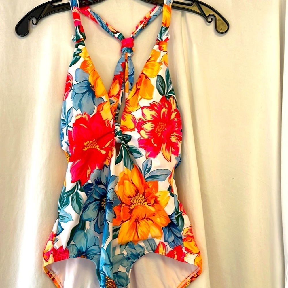 Time and tru one piece swimsuit